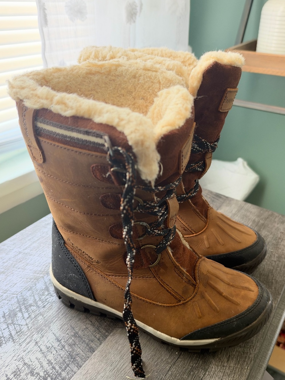 Bearpaw Waterproof Lace-Up Winter Boots Brown Women’s Size 7